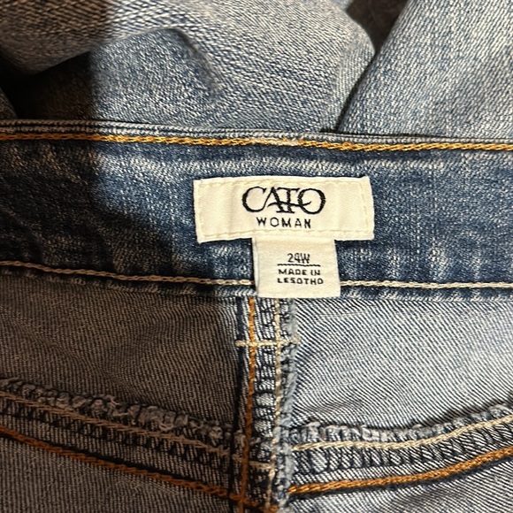 Cato Stretchy Light Blue Jean Capris - Picture 8 of 9